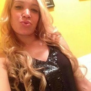 Meet your Posher, Yesenia